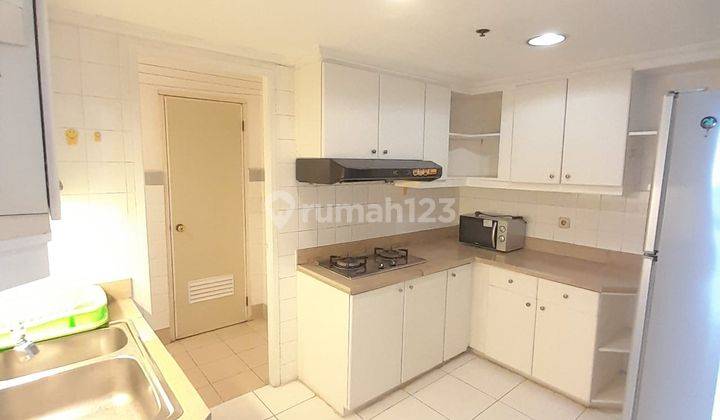 Disewakan Unit Apartemen Taman Anggrek Furnished Best View 2