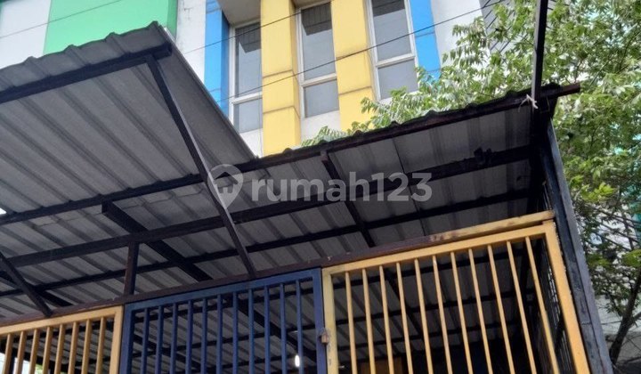 Dijual Ruko di jalan kembar Rungkut Asri 3 Lantai

 1