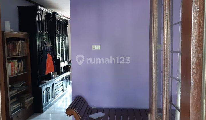 Rumah 2 Lantai Bagus Semi Furnished SHM di Jl. Mandar, Tangerang Selatan 2