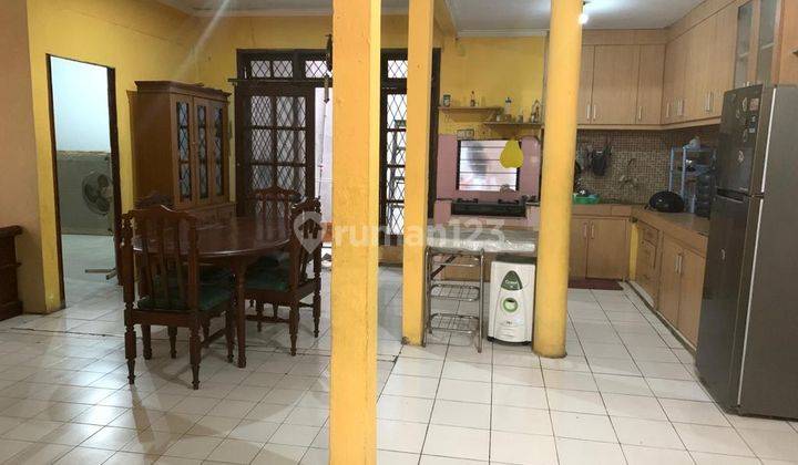 Rumah Bagus Semi Furnished SHM di Jl. Taman Asri Cipadu Tangerang 2