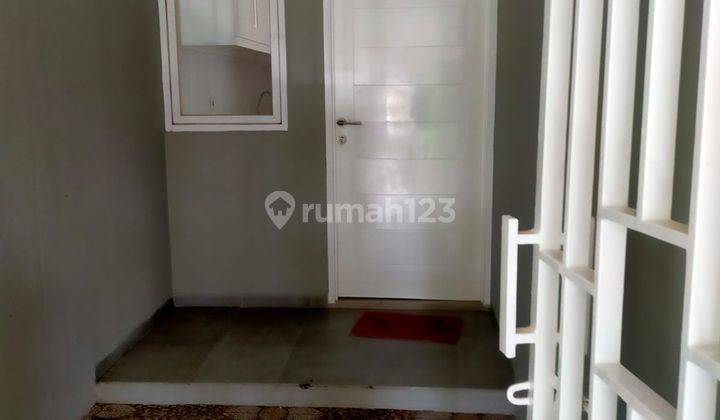 Rumah 2 Lantai Bagus Semi Furnished SHM di Emerald, Bintaro Jaya 2