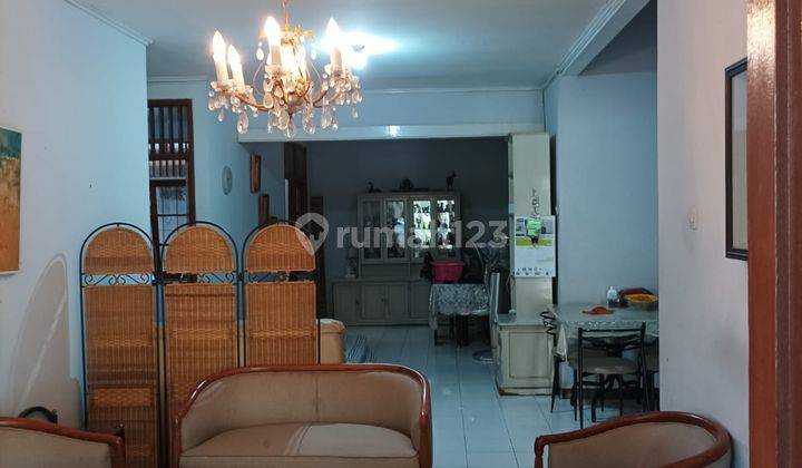 Rumah Tua Hitung Tanah Furnished di Jl. Camar, Tangerang Selatan 1