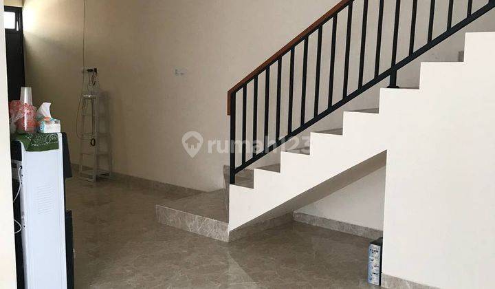 Rumah 2 Lantai Bagus SHM di Royale Bintaro, Tangerang Selatan 2