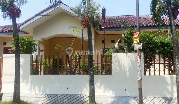 Rumah Bagus SHM di Jl. Bukit Cirendeu, Tangerang Selatan 1