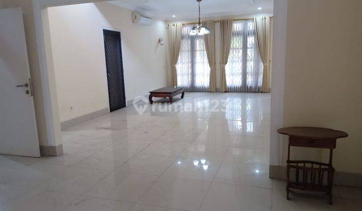 Rumah Bagus Furnished SHM di Jl. Rajawali, Tangerang Selatan 2