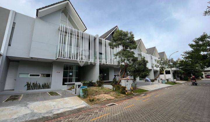 Rumah 2 Lantai 4 Unit di District Discovery, Tangerang Selatan 1