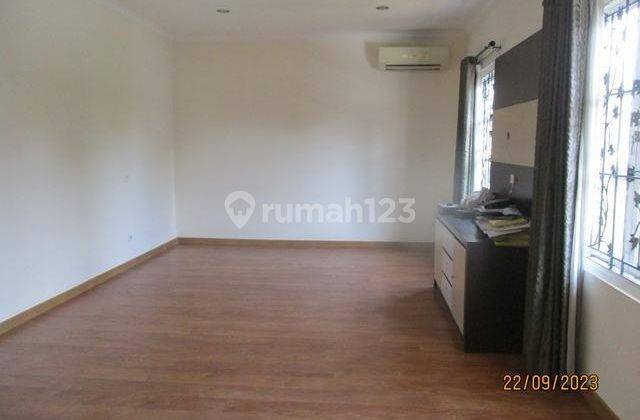 Rumah 2 Lantai Bagus SHM di Taman Provence, Tangerang 2