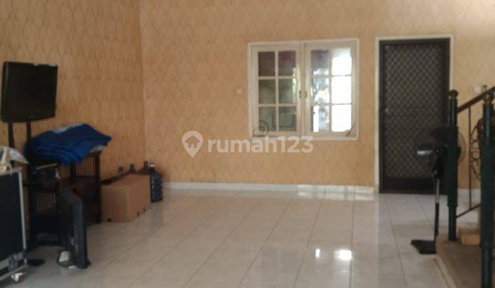 Rumah 2 Lantai Bagus Semi Furnished SHM di Graha Hijau, Tangerang Selatan 1