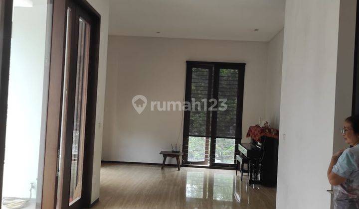 Rumah 2 Lantai Bagus Semi Furnished SHM di Puri Bintaro, Tangerang Selatan 2