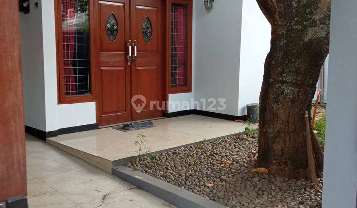 Rumah 2 Lantai Bagus SHM di Jl. Manyar, Jakarta Selatan 2