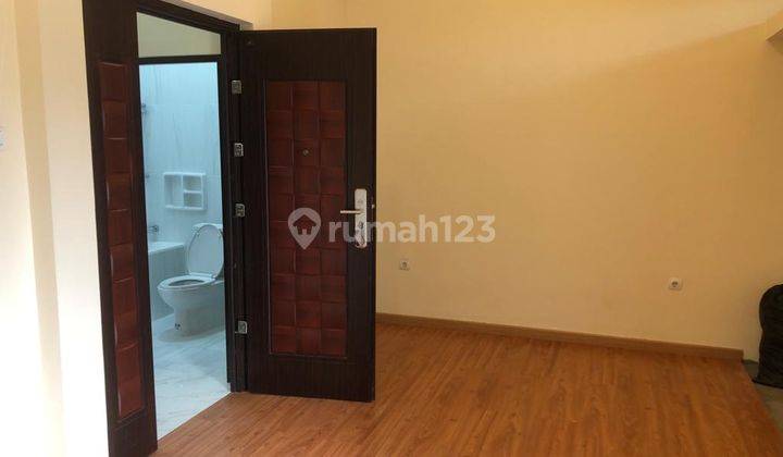 Rumah 2 Lantai Bagus SHM di Kiwi Residence, Tangerang Selatan 2