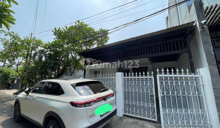 Rumah Kontrakan Bagus Semi Furnished SHM Sektor 2 - Bintaro, Jakarta Selatan 1