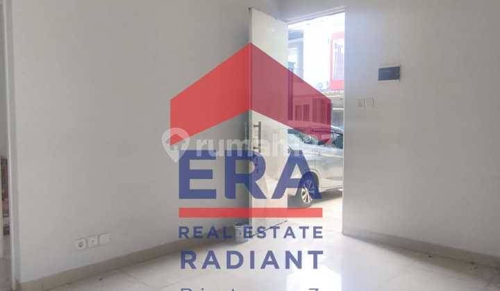 Nice Unfurnished Leased House with SHM in Graha Raya, South Tangerang 2