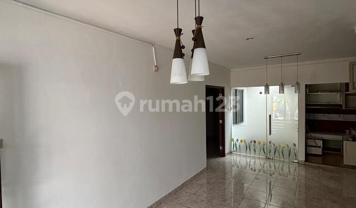 Dijual Rumah 2 Lantai 3 Kamar di Sektor 9 Bintaro