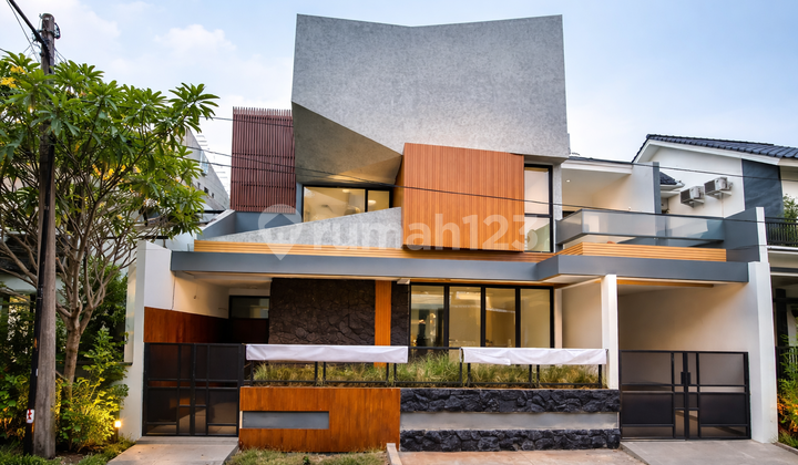 Dijual Rumah Mewah di Sektor 9 Bintaro