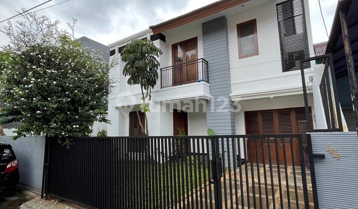 Rumah Bagus SHM Kebon Jeruk, Jakarta Barat