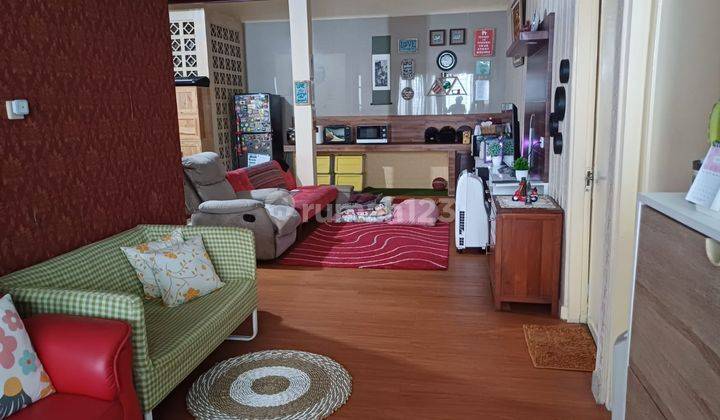 Rumah Bagus Semi Furnished SHM di Cempaka Hijau, Tangerang Selatan 1