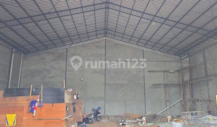 Warehouse on Jl. Untung Suropati, Manyaran, West Semarang 2