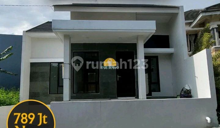Ready-to-Occupy New House in Permata Grafika Banyumanik Housing, Semarang 1