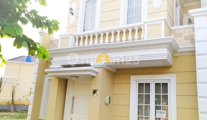 Rumah Tengah Kota di Perumahan Paramount, Manyaran Semarang