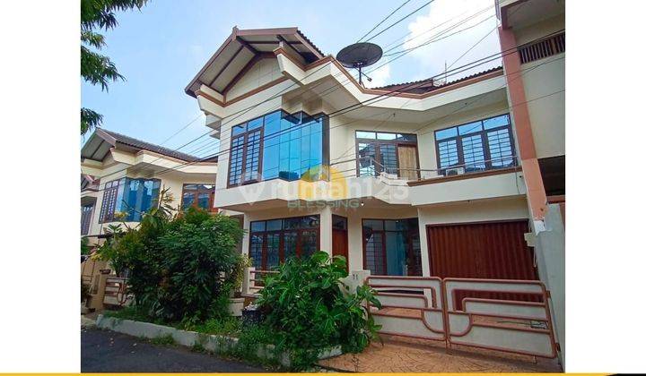 Rumah 2 Lantai Full Furnished di Banyumanik Semarang  1