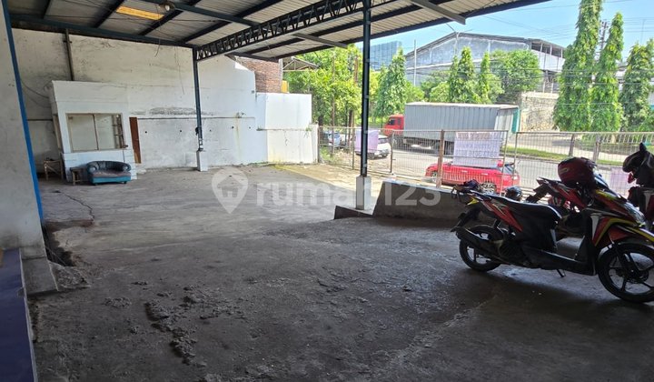 Gudang di Kawasan Industri Candi Gatot Subroto Semarang Barat 2