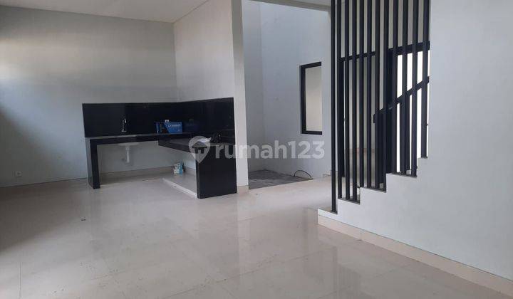 Rumah 2 Lantai Di Perumahan The Miles Bsb Semarang 2