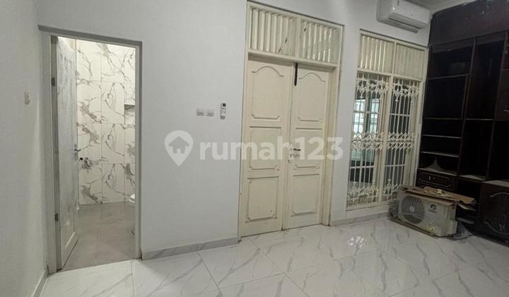 D Sewakan Rumah dengan Banyak Kamar D Semarang Selatan 2