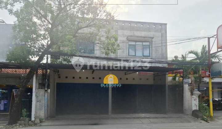 Strategic and Comfortable East Semarang Shop House