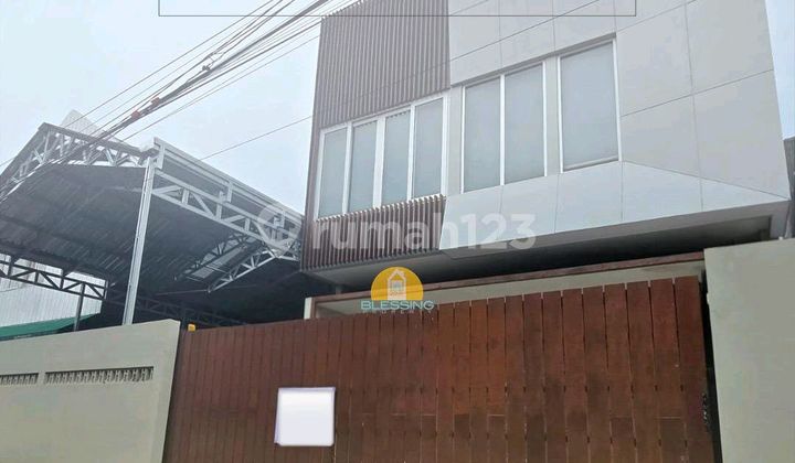 Beautiful Fully Furnished House on Jl. Lompo Batang, South Semarang Beautiful Fully Furnished House on Jl. Lompo Batang, South Semarang