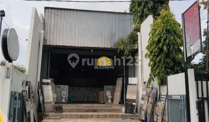 A D Shop on Pantura Street, East Semarang A D Shop on Pantura Street, East Semarang