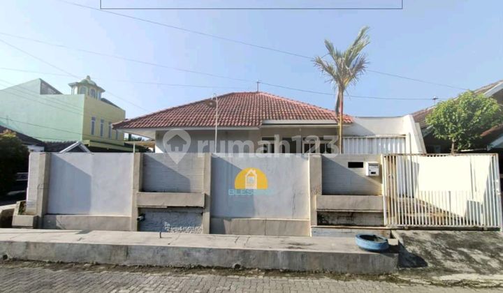 Cheap Rental House in Puri Anjasmoro Housing Semarang Cheap Rental House in Puri Anjasmoro Housing Semarang