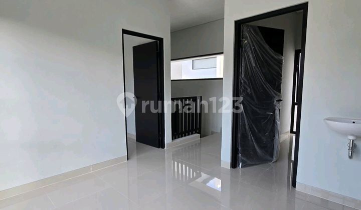 Rumah Bersih Siap Pakai Di Perumahan The Miles Bsb Semarang 2