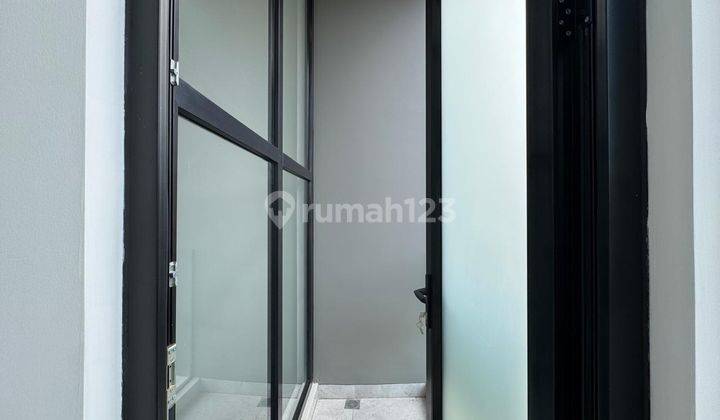 Rumah Baru 2 Lantai Modern Minimalis Alam Sutera 2