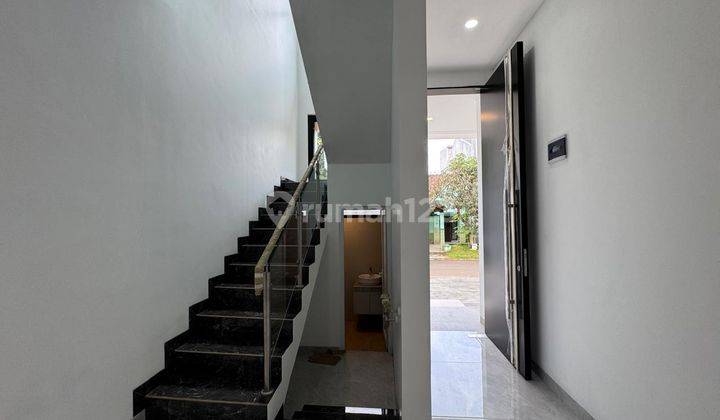 Rumah Baru 2 Lantai Modern Minimalis Alam Sutera 2