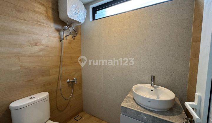 Rumah Baru 2 Lantai Modern Minimalis Alam Sutera 2