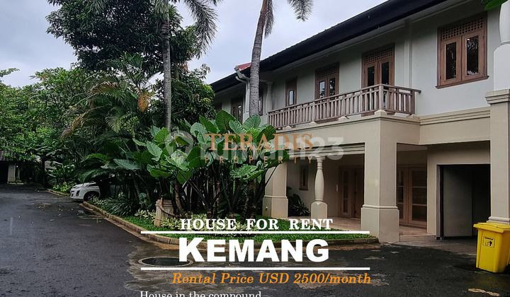 Disewakan Rumah di Kawasan Kemang Dalam Compound Plus Swimming Pool