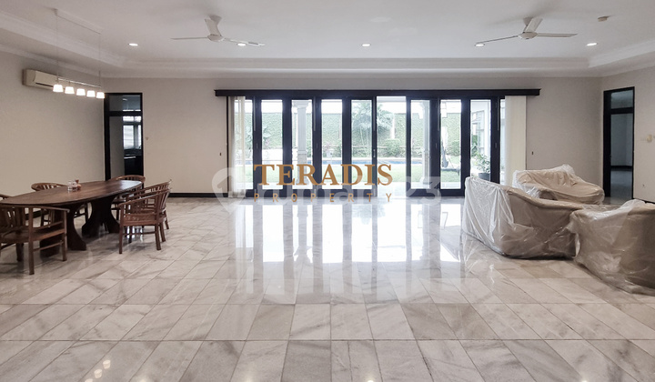 FOR SALE HOUSE INSIDE COMPOUND CIPETE AREA. 2