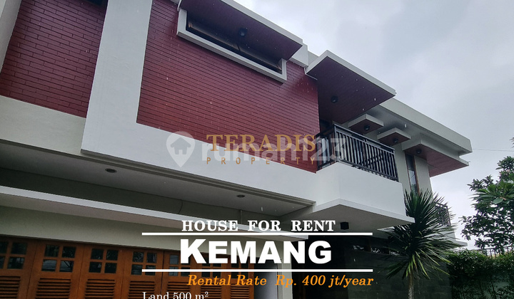 Disewakan Rumah Modern Bagus di Kawasan Kemang dengan Kolam Renang