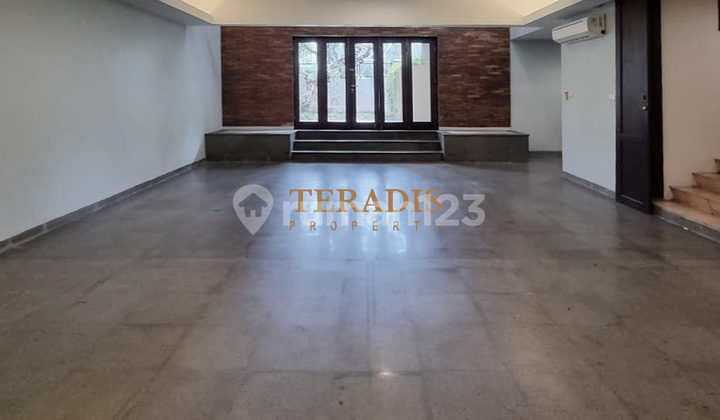 DISEWAKAN RUMAH DIKAWASAN PONDOK INDAH 2