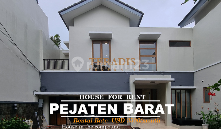 Disewakan Rumah Dalam Compound di Kawasan Pejaten Barat