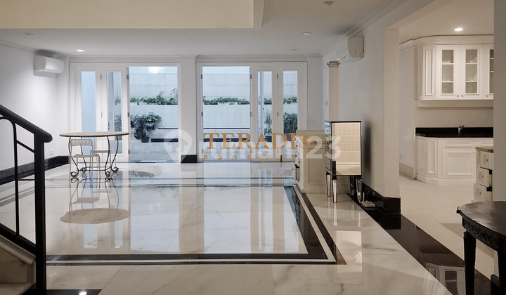 Modern and Nice House for Rent in Kebayoran Baru Area 2