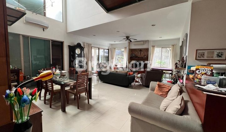 RUMAH CANTIK TERAWAT SIAP HUNI DEKAT LRT CIBUBUR 2