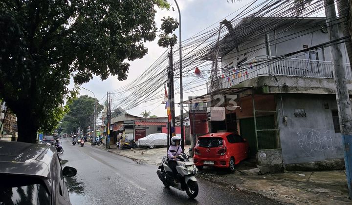 Tandem Shophouse in East Jakarta 2