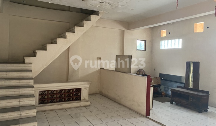 For Sale 6-Acre House, Suitable for Business or Warehouse