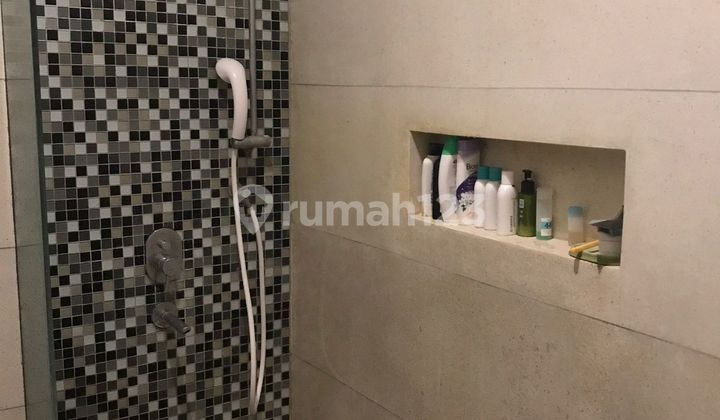 Disewakan Rumah 2 Lantai di Muding dengan Lahan Luas 2