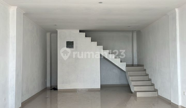 2-Story Shophouse on Tanah Lot Bypass - Strategic Location Suitable for Business 2-Story Shophouse on Tanah Lot Bypass - Strategic Location Suitable for Business