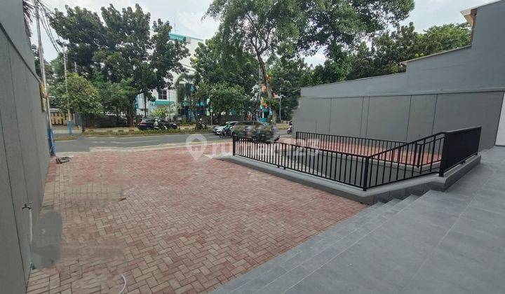 Dijual Cepat Gedung 3,5 Lantai Strategis Brand New di Duren Sawit 1