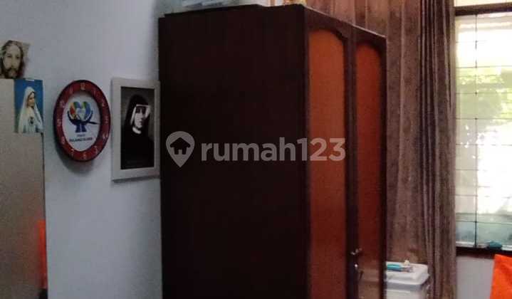 For Sale 2-Story House in the Center of Bandung City, Strategic Location (Pajajaran Wing), Flood-Free Area, Safe and Comfortable Environment. 2