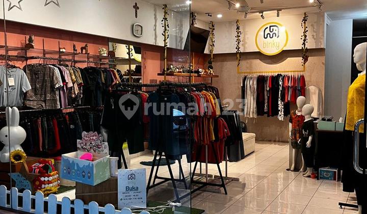 For Sale: 3.5-Story Ready-to-Use Shop House in Front of School, Singgasana Pradana Area, Bandung, Semi-Furnished. 2